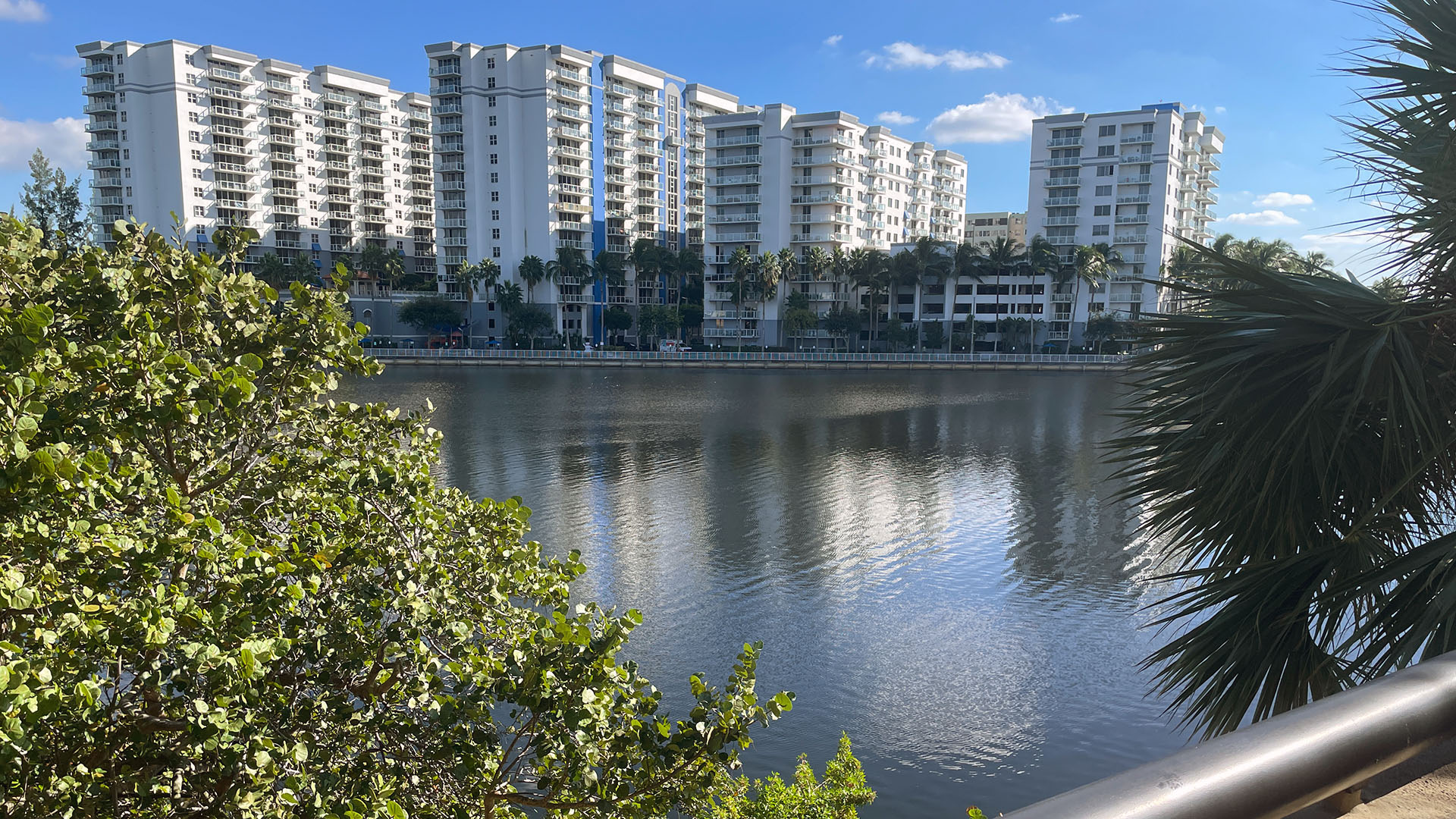 Office - Hilton Miami - out office terrace